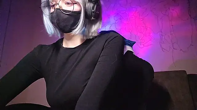 Snapshot of DanaWard chatting on 10-14-25, 10:54 DanaWard online show from 10-14-25, 10:54