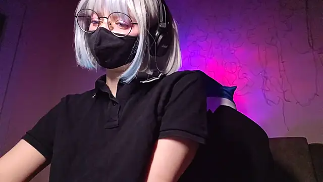 Snapshot of DanaWard chatting on 10-28-25, 09:28 DanaWard online show from 10-28-25, 09:28