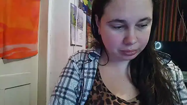 Cora Maro online show from 10-24-25, 01:57