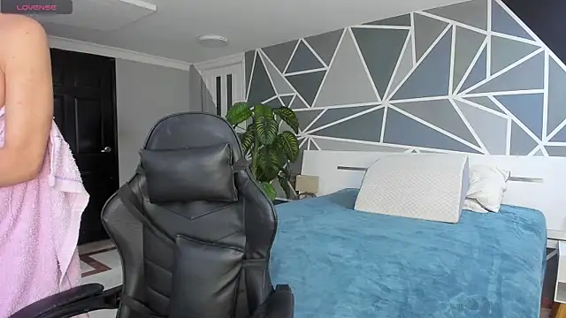 charolbruce 1 online show from 03-19-25, 11:50