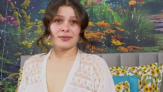 Snapshot of MadameDeFeu chatting on 02-14-25, 09:13 MadameDeFeu online show from 02-14-25, 09:13