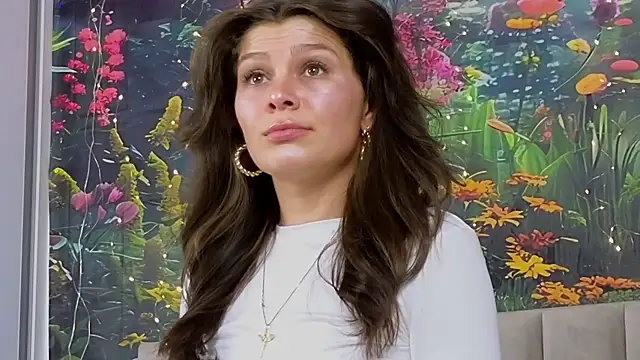 Snapshot of MadameDeFeu chatting on 02-21-25, 08:29 MadameDeFeu online show from 02-21-25, 08:29