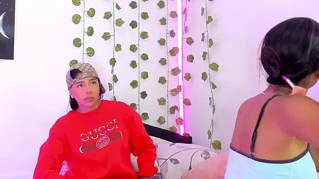 BarbieHotLaura online show from 02-02-25, 08:08