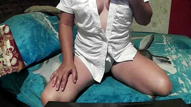 Snapshot of LisaPuree chatting on 09-13-25, 05:57 LisaPuree online show from 09-13-25, 05:57