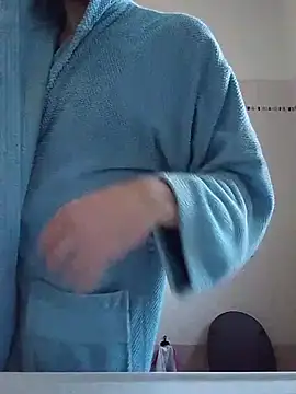 Snapshot of openlegsforyou chatting on 02-13-26, 08:43 openlegsforyou online show from 02-13-26, 08:43