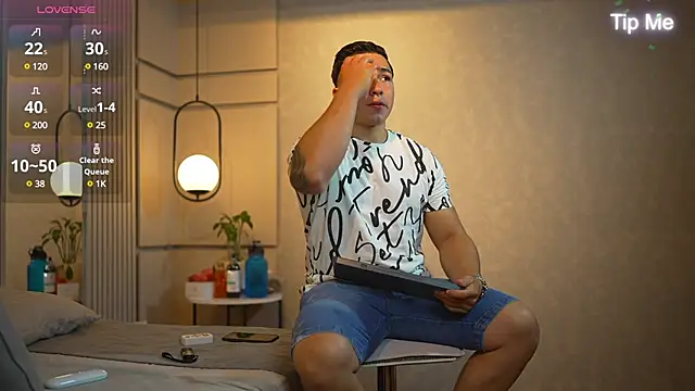 Snapshot of Ryan_Hunt chatting on 01-02-25, 02:35 Ryan Hunt online show from 01-02-25, 02:35