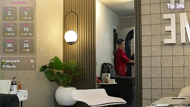 Snapshot of Ryan_Hunt chatting on 01-06-25, 09:11 Ryan Hunt online show from 01-06-25, 09:11