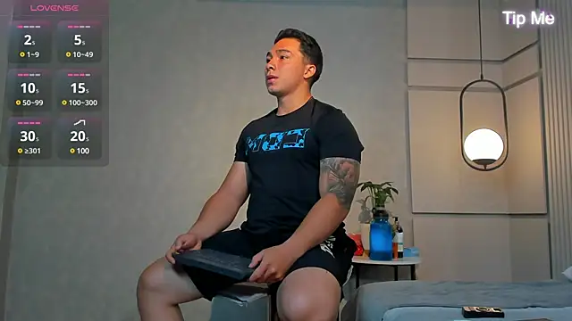 Snapshot of Ryan_Hunt chatting on 01-10-25, 09:13 Ryan Hunt online show from 01-10-25, 09:13