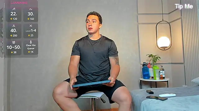 Snapshot of Ryan_Hunt chatting on 01-13-25, 12:45 Ryan Hunt online show from 01-13-25, 12:45