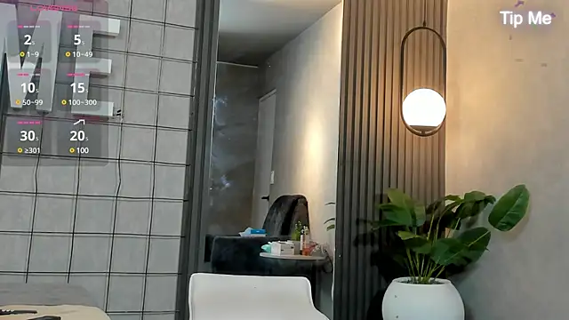 Snapshot of Ryan_Hunt chatting on 01-21-25, 04:05 Ryan Hunt online show from 01-21-25, 04:05