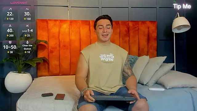 Snapshot of Ryan_Hunt chatting on 01-25-25, 07:17 Ryan Hunt online show from 01-25-25, 07:17