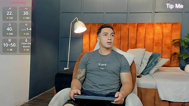 Snapshot of Ryan_Hunt chatting on 01-28-25, 12:11 Ryan Hunt online show from 01-28-25, 12:11