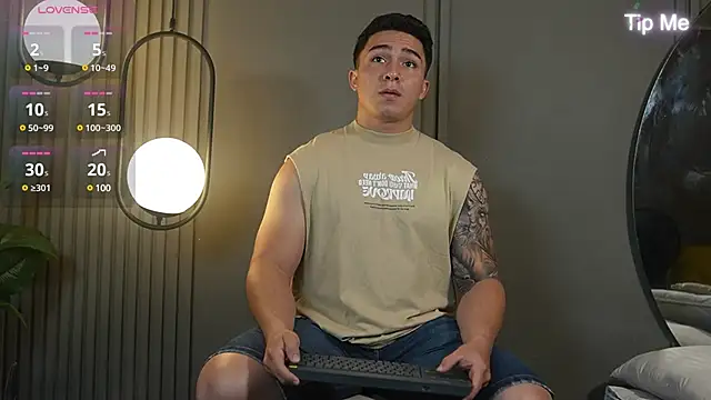 Snapshot of Ryan_Hunt chatting on 02-02-25, 07:14 Ryan Hunt online show from 02-02-25, 07:14