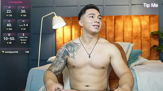 Snapshot of Ryan_Hunt chatting on 02-06-25, 04:03 Ryan Hunt online show from 02-06-25, 04:03