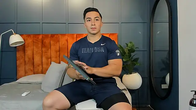 Snapshot of Ryan_Hunt chatting on 02-08-25, 12:50 Ryan Hunt online show from 02-08-25, 12:50