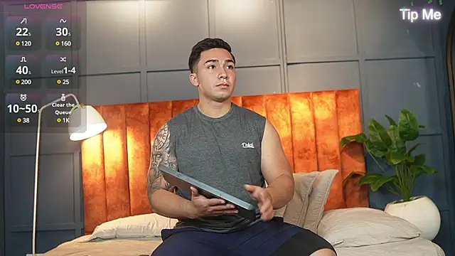 Snapshot of Ryan_Hunt chatting on 02-10-25, 11:57 Ryan Hunt online show from 02-10-25, 11:57