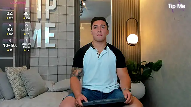 Snapshot of Ryan_Hunt chatting on 02-16-25, 03:27 Ryan Hunt online show from 02-16-25, 03:27