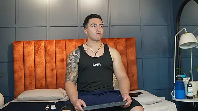 Snapshot of Ryan_Hunt chatting on 02-24-25, 12:16 Ryan Hunt online show from 02-24-25, 12:16