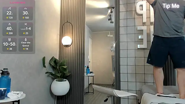 Snapshot of Ryan_Hunt chatting on 02-25-25, 12:24 Ryan Hunt online show from 02-25-25, 12:24