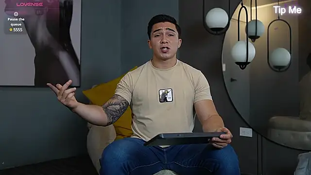 Snapshot of Ryan_Hunt chatting on 03-02-25, 06:40 Ryan Hunt online show from 03-02-25, 06:40