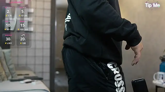 Snapshot of Ryan_Hunt chatting on 03-03-25, 12:16 Ryan Hunt online show from 03-03-25, 12:16