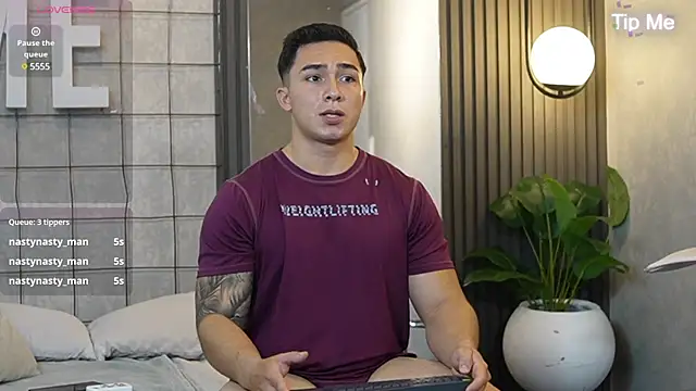 Snapshot of Ryan_Hunt chatting on 03-06-25, 03:13 Ryan Hunt online show from 03-06-25, 03:13