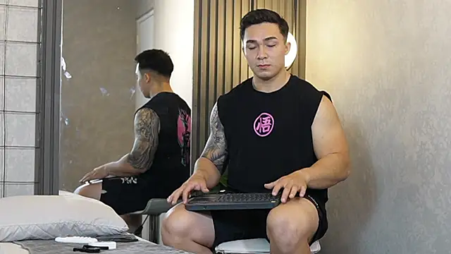 Snapshot of Ryan_Hunt chatting on 03-09-25, 12:42 Ryan Hunt online show from 03-09-25, 12:42