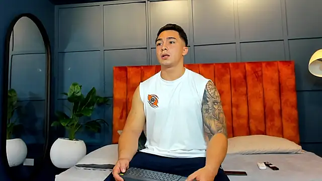 Snapshot of Ryan_Hunt chatting on 03-14-25, 12:51 Ryan Hunt online show from 03-14-25, 12:51