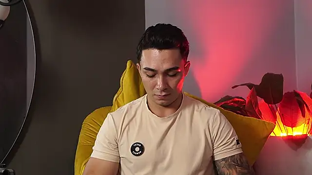 Snapshot of Ryan_Hunt chatting on 10-11-25, 12:58 Ryan Hunt online show from 10-11-25, 12:58