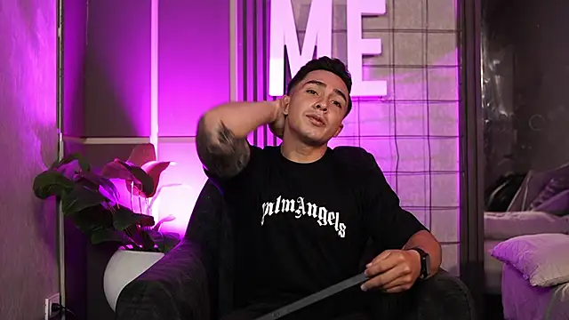 Snapshot of Ryan_Hunt chatting on 10-13-25, 07:47 Ryan Hunt online show from 10-13-25, 07:47