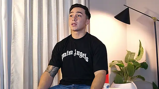 Snapshot of Ryan_Hunt chatting on 10-24-25, 08:11 Ryan Hunt online show from 10-24-25, 08:11