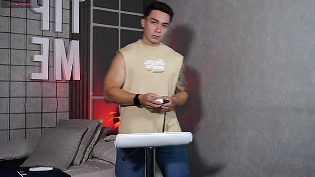 Snapshot of Ryan_Hunt chatting on 10-26-25, 02:50 Ryan Hunt online show from 10-26-25, 02:50