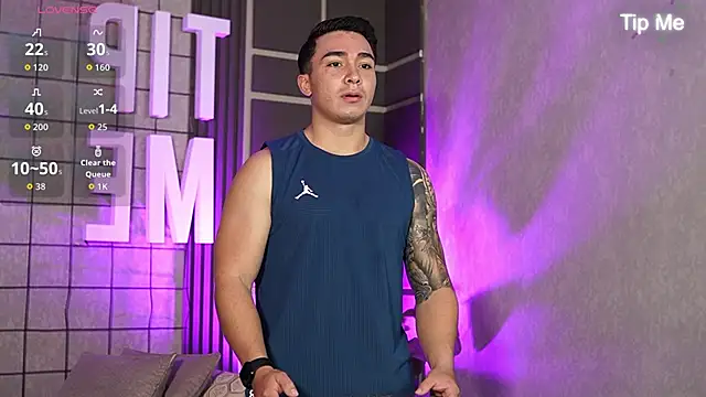 Snapshot of Ryan_Hunt chatting on 10-27-25, 12:31 Ryan Hunt online show from 10-27-25, 12:31