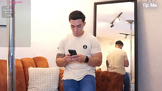 Snapshot of Ryan_Hunt chatting on 11-17-25, 10:26 Ryan Hunt online show from 11-17-25, 10:26