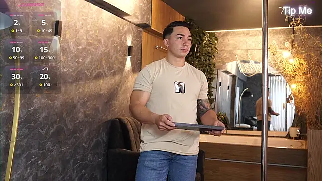 Snapshot of Ryan_Hunt chatting on 12-05-25, 12:03 Ryan Hunt online show from 12-05-25, 12:03