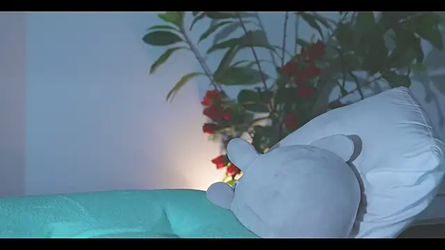 Snapshot of LorenRosse chatting on 05-16-26, 12:51 LorenRosse online show from 05-16-26, 12:51