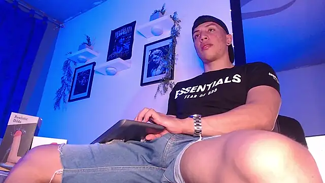 Snapshot of ThomsEvery_ chatting on 12-27-24, 01:11 ThomsEvery  online show from 12-27-24, 01:11