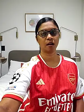 Snapshot of Sensual_indian7 chatting on 01-08-26, 08:11 Sensual indian7 online show from 01-08-26, 08:11