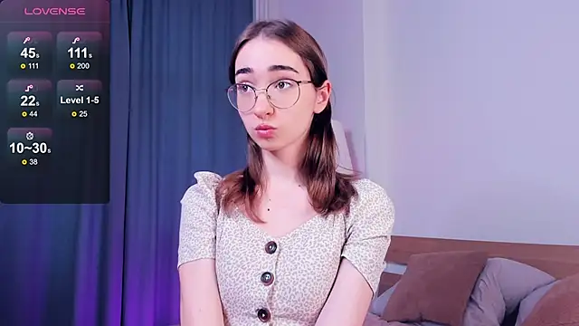 Snapshot of PollyBeev chatting on 01-17-25, 11:06 PollyBeev online show from 01-17-25, 11:06