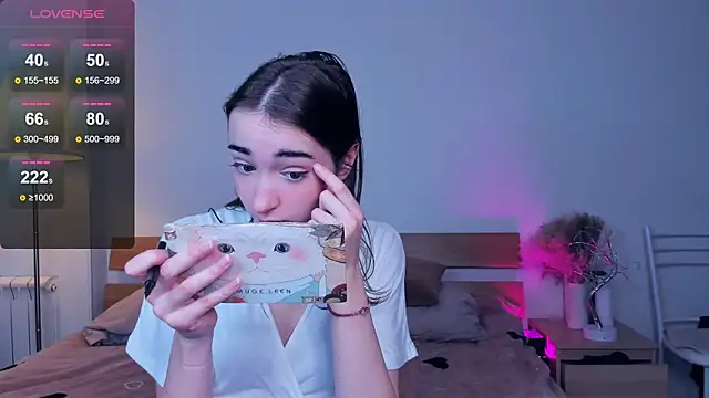 Snapshot of PollyBeev chatting on 02-07-25, 11:12 PollyBeev online show from 02-07-25, 11:12