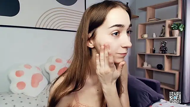 Snapshot of PollyBeev chatting on 10-06-25, 07:28 PollyBeev online show from 10-06-25, 07:28