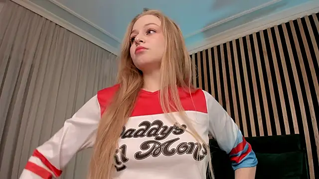 MiaMews online show from 02-07-25, 03:19