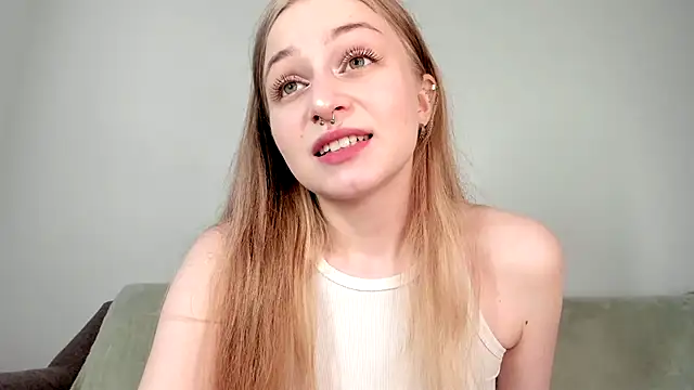 MiaMews online show from 05-04-26, 07:37