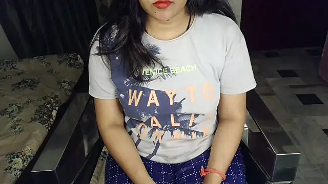 aarushi sharmaa online show from 10-18-25, 05:25