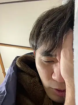 Snapshot of ryusei18570 chatting on 02-27-25, 04:21 ryusei18570 online show from 02-27-25, 04:21