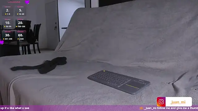 Snapshot of juanmiss chatting on 10-08-25, 10:02 juanmiss online show from 10-08-25, 10:02