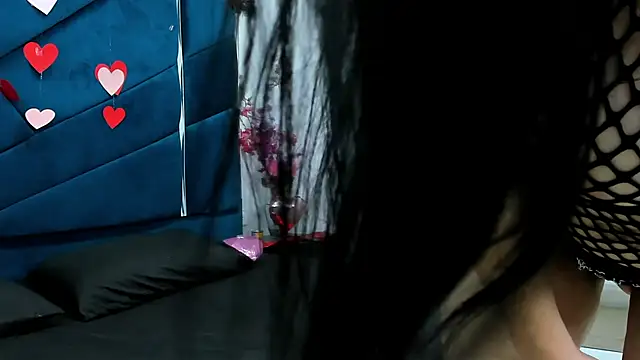 Giorgina Simons online show from 02-13-25, 01:37