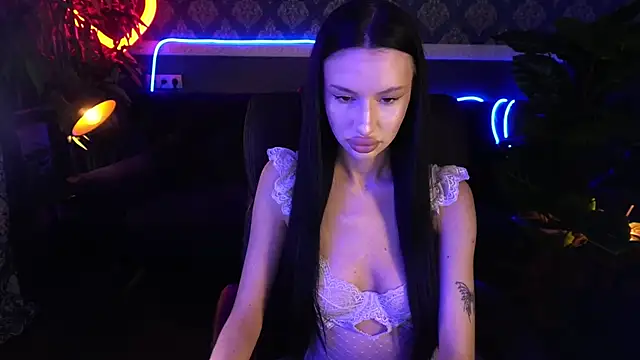 Snow WhiteeeX online show from 09-15-25, 05:51