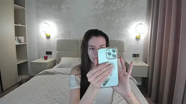 Snapshot of Snow_WhiteeeX chatting on 06-02-26, 03:52 Snow WhiteeeX online show from 06-02-26, 03:52