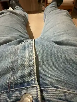 Snapshot of reelciii21 chatting on 10-03-25, 04:26 reelciii21 online show from 10-03-25, 04:26